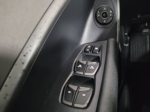 Used 2017 Hyundai Santa Fe SE image 27