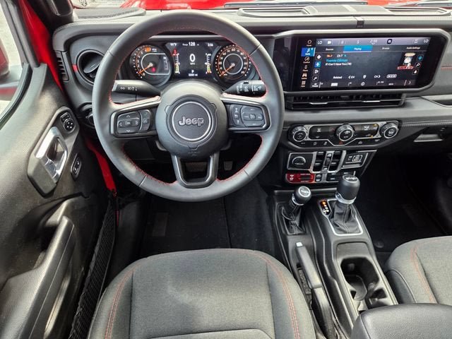 Used 2025 Jeep Wrangler Unlimited Rubicon AWD/4WD image 13