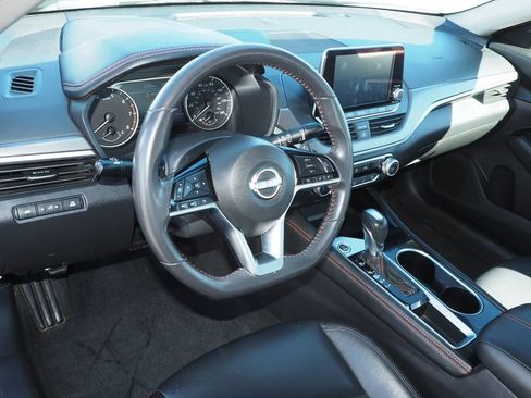 Used 2024 Nissan Altima 2.5 SR image 12