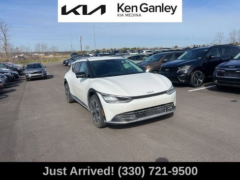 Certified 2022 Kia EV6 Wind w/ Wind Technology Package image 3