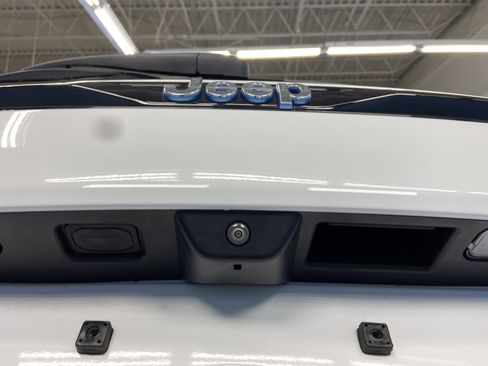 Used 2023 Jeep Grand Cherokee 4WD 4xe image 34