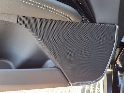 Used 2025 Cadillac Escalade V image 17