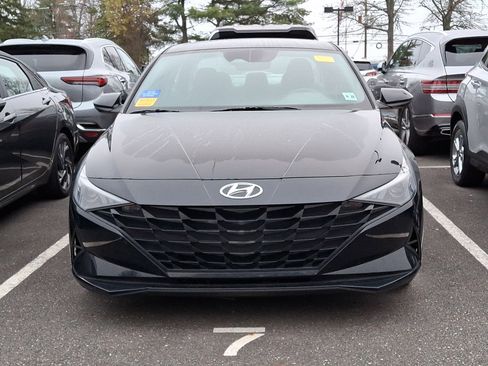 Used 2023 Hyundai Elantra SEL image 3