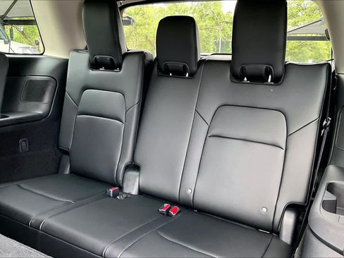 New 2026 Nissan Pathfinder Platinum w/ Accent Package FWD image 20