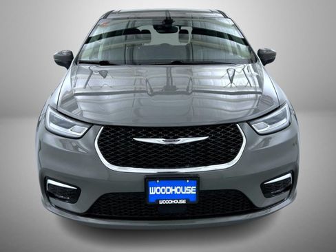 Certified 2023 Chrysler Pacifica Touring-L FWD image 2