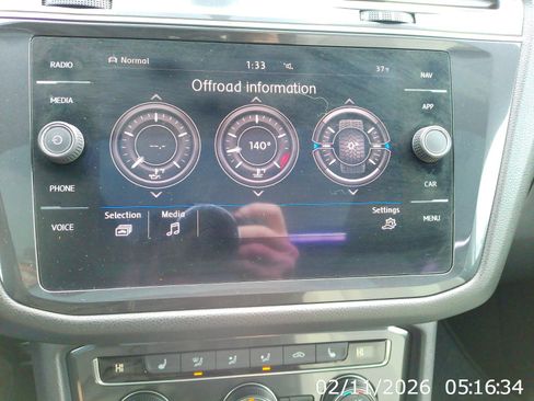 Used 2019 Volkswagen Tiguan S image 23