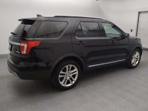 Used 2016 Ford Explorer XLT w/ Equipment Group 201A FWD image 10