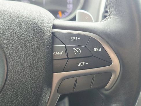 Used 2017 Jeep Grand Cherokee Altitude AWD/4WD image 29