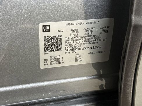 Used 2023 Buick Enclave Essence image 28