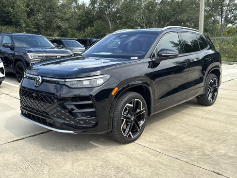 New 2026 Volkswagen Tiguan SEL R-Line AWD/4WD image 8