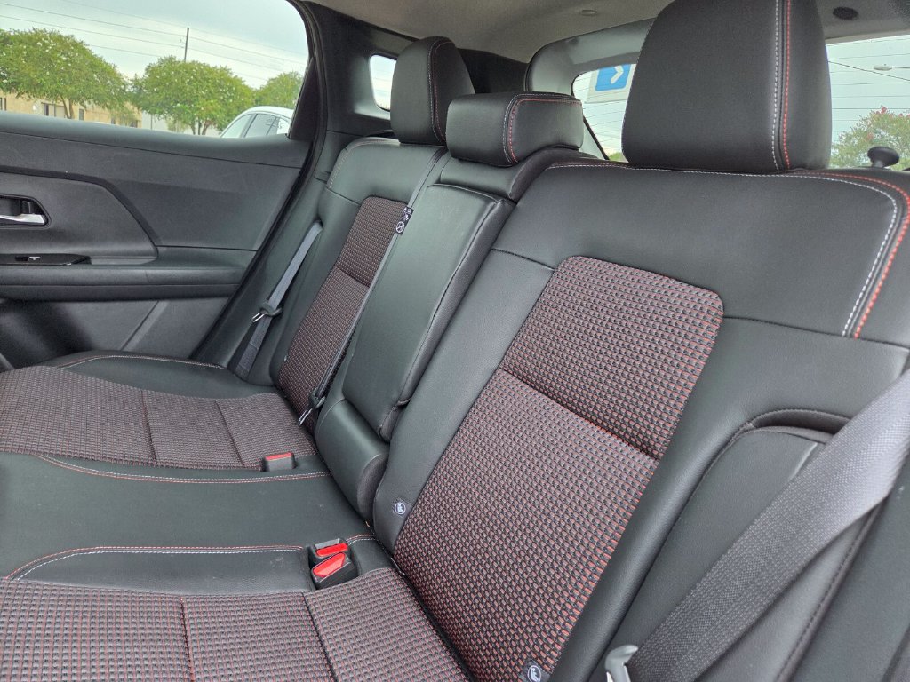 Used 2026 Nissan Kicks SR FWD image 24