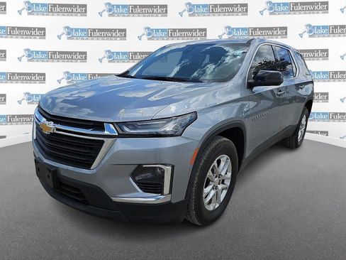 Used 2023 Chevrolet Traverse LS FWD image 1