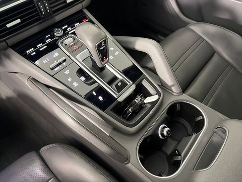 Used 2020 Porsche Cayenne image 21