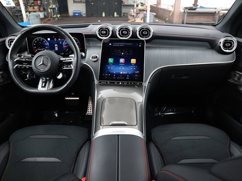 Used 2025 Mercedes-Benz GLC 43 AMG 4MATIC image 29