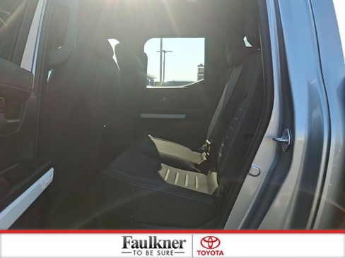 Certified 2024 Toyota Tacoma TRD Off-Road AWD/4WD image 10