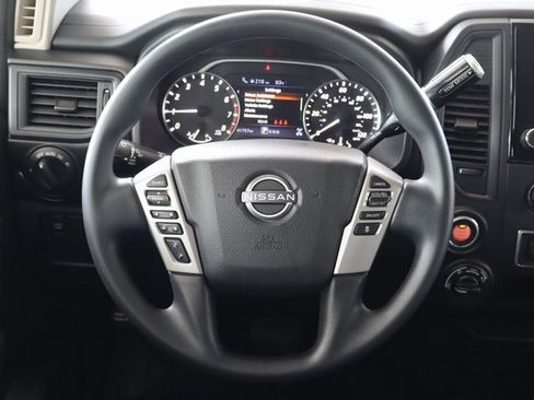 Used 2023 Nissan Titan SV image 19