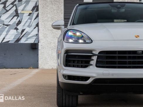 Used 2021 Porsche Cayenne S image 4
