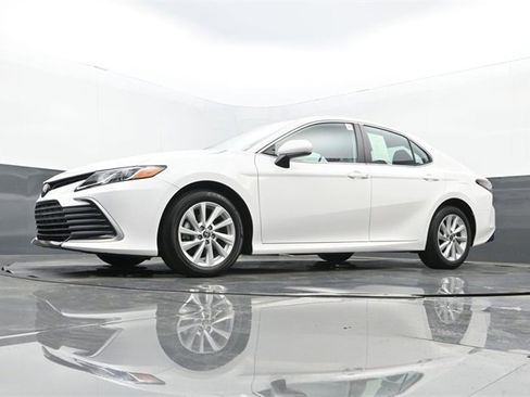 Used 2023 Toyota Camry LE image 26