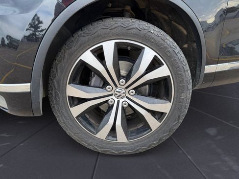 Used 2017 Volkswagen Touareg Wolfsburg Edition AWD/4WD image 14