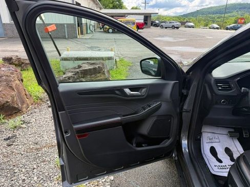 Used 2023 Ford Escape ST-Line w/ Tech Pack #1 AWD/4WD image 8