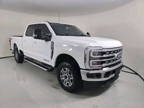 Used 2024 Ford F250 Lariat w/ FX4 Off-Road Package AWD/4WD image 5