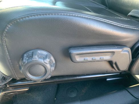 Used 2018 Jeep Wrangler Unlimited Sahara w/ Safety Group image 14