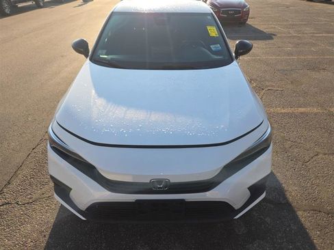 Used 2023 Honda Civic Sport image 3