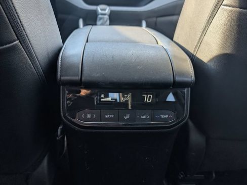 Used 2024 Toyota Highlander XLE AWD/4WD image 23