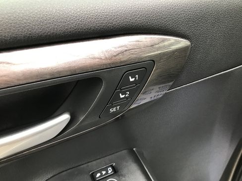 Used 2024 Toyota Highlander Limited image 15