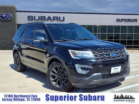 Used 2017 Ford Explorer XLT w/ Equipment Group 202A image 1