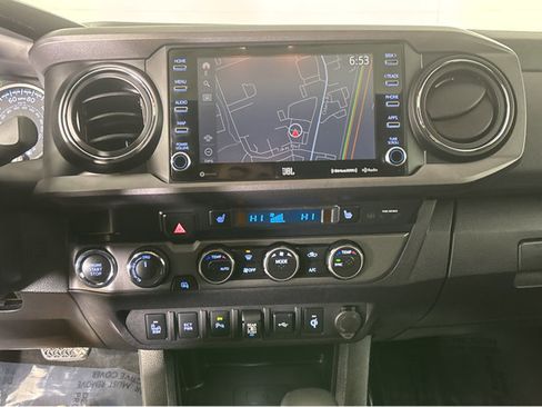 Used 2020 Toyota Tacoma TRD Off-Road image 29