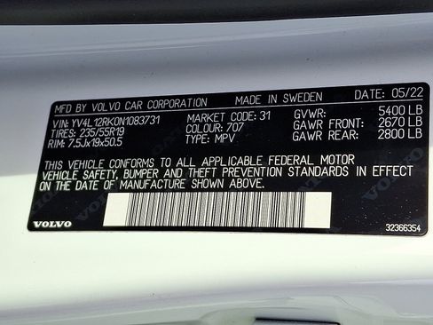 Certified 2022 Volvo XC60 B5 Momentum w/ Climate Package image 28