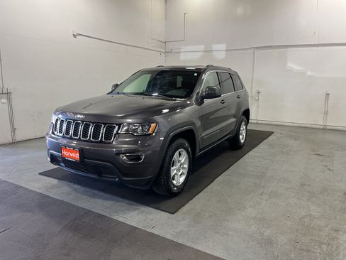 Used 2017 Jeep Grand Cherokee Laredo w/ Quick Order Package 23E AWD/4WD image 2