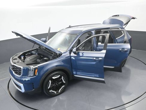 Used 2024 Kia Telluride S FWD image 61