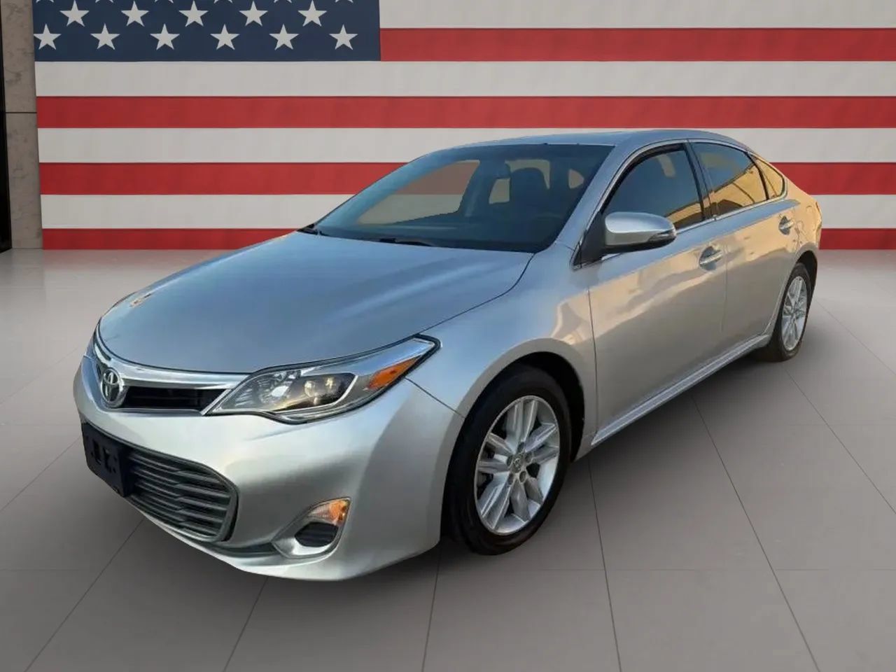 Used 2013 Toyota Avalon XLE Premium FWD image 2