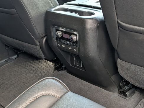 Used 2021 GMC Yukon XL Denali AWD/4WD image 36