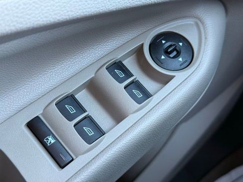 Used 2016 Ford Escape SE FWD image 18