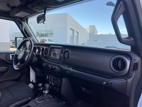 Used 2022 Jeep Wrangler Sport AWD/4WD image 19