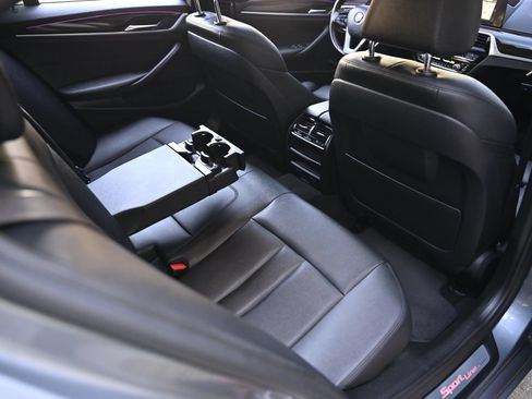 Used 2018 BMW 530i RWD image 16