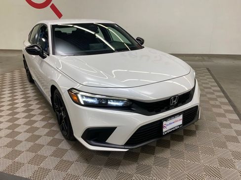 Used 2023 Honda Civic Sport image 2