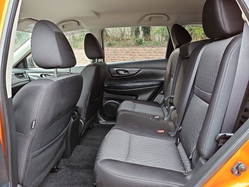 Certified 2019 Nissan Rogue SV w/ Premium Package image 10