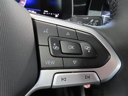 Used 2026 Volkswagen Jetta SE FWD image 22