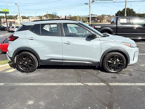 Used 2022 Nissan Kicks SR image 5