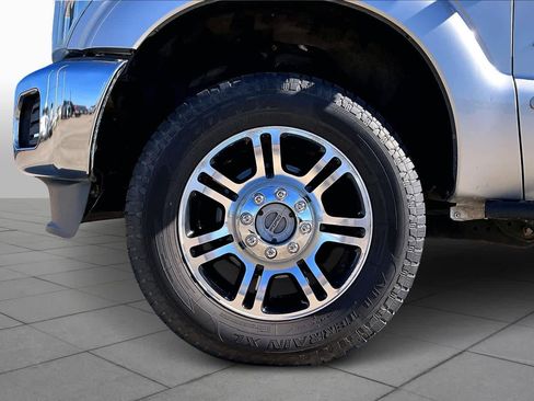 Used 2015 Ford F250 XLT w/ XLT Interior Package image 9