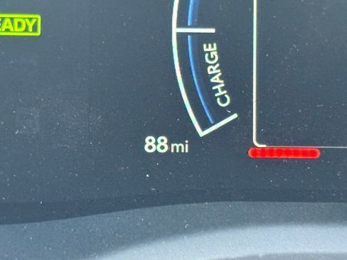 Used 2025 Toyota Camry SE image 18