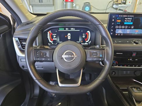 Used 2024 Nissan Rogue Platinum w/ Platinum Premium Package FWD image 20