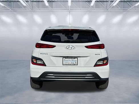 Used 2023 Hyundai Kona SE image 5