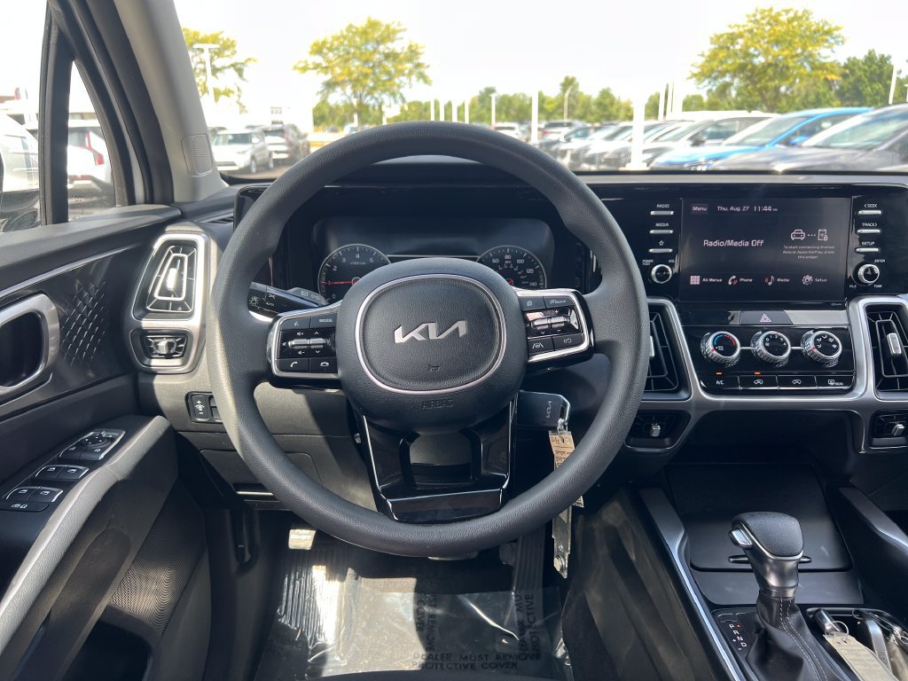 Certified 2023 Kia Sorento LX AWD/4WD image 14