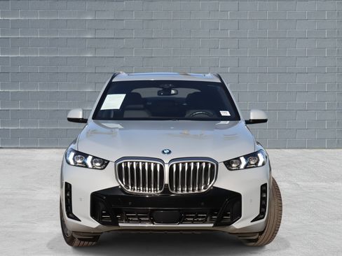 Used 2024 BMW X5 xDrive50e w/ Executive Package image 3