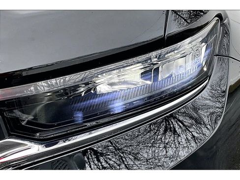 Used 2024 Jeep Grand Cherokee Laredo AWD/4WD image 34